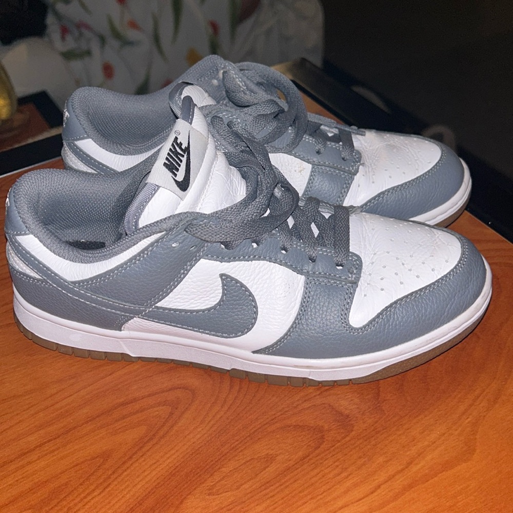 grey nike dunks